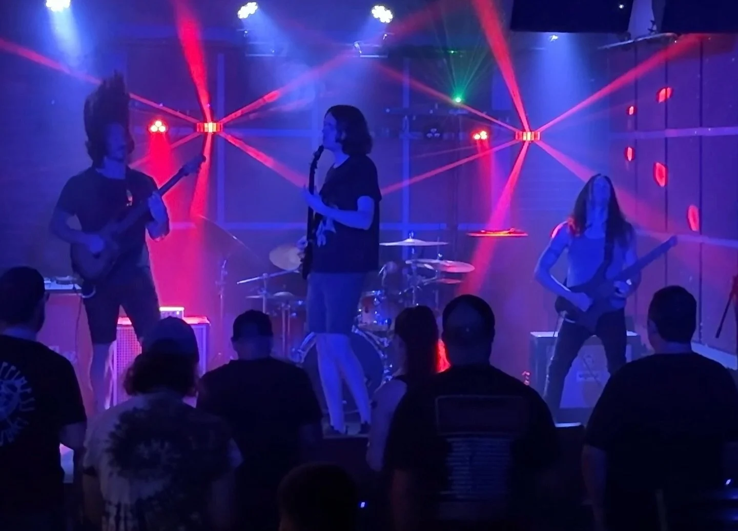 Redding! Holy shit! Thank you so very much for all of the love, and for helping us celebrate the 10 year anniversary of @thedipredding 🖤

𝐓𝐎𝐍𝐈𝐆𝐇𝐓 we&rsquo;re at @theknockoutsf with @theatomicbombaudition @sleepbombsf and @ominessband 🦑
⛓️ Da