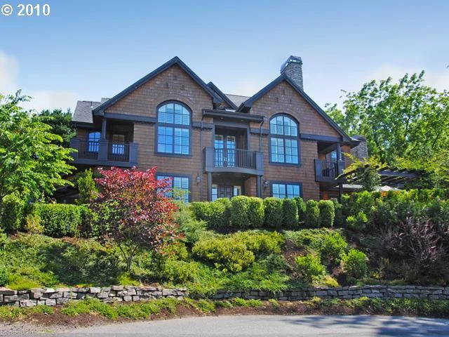 Michael D. Hummel - Portland Investor