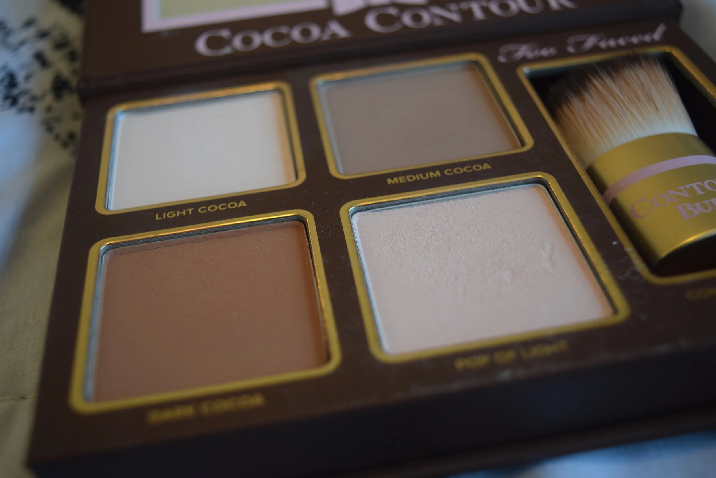 toofacedcocoacontourtheclunkster.jpg