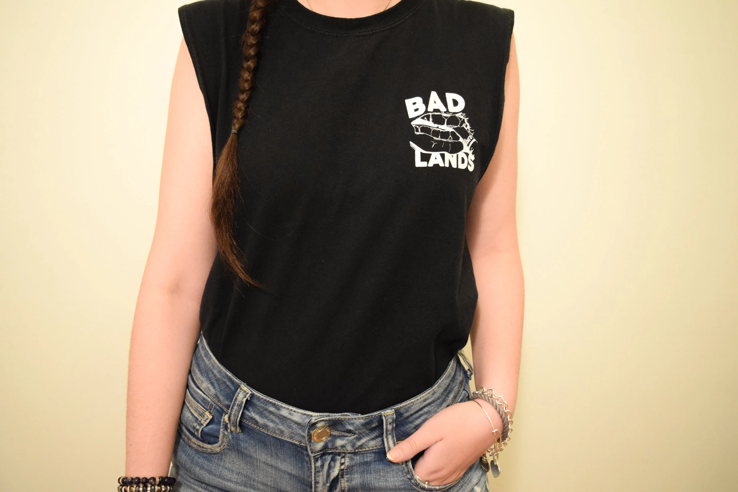 theclunksterbadlandstankdenimshortsblackconverse.jpg