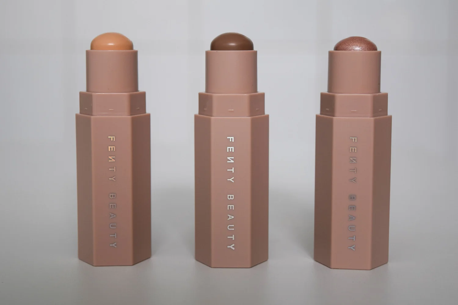 Fenty Beauty S Match Stix Contour Skin Sticks The Clunkster Fenty Beauty S Match Stix Contour Skin Sticks The Clunkster