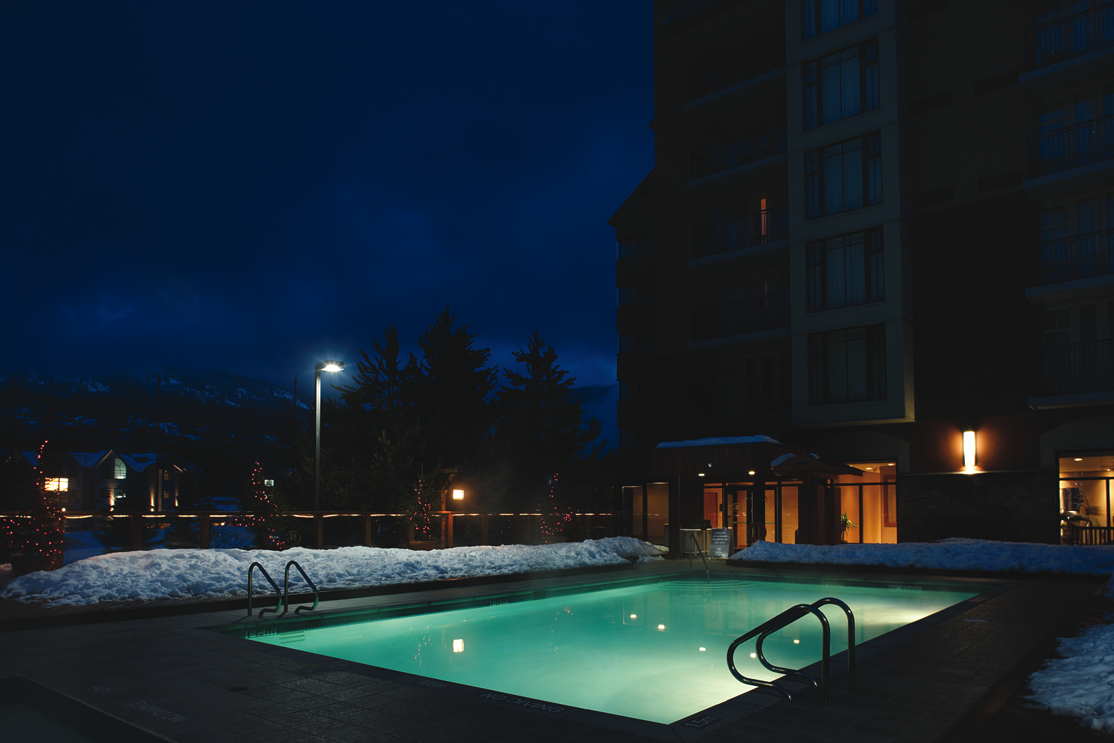 2_02_pool .jpg
