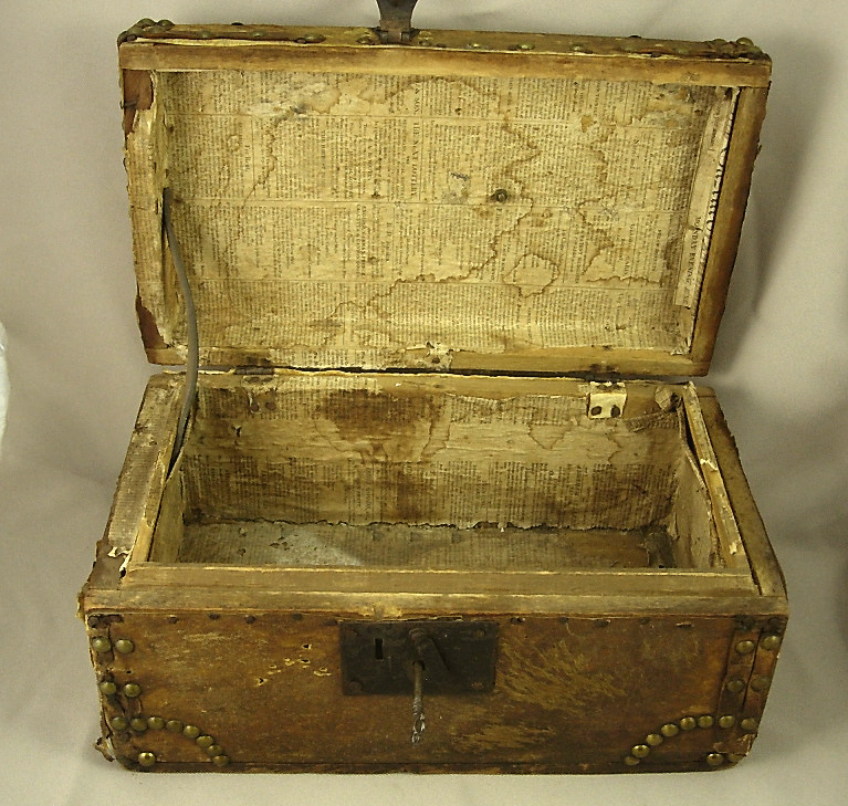 hidebox5.jpg