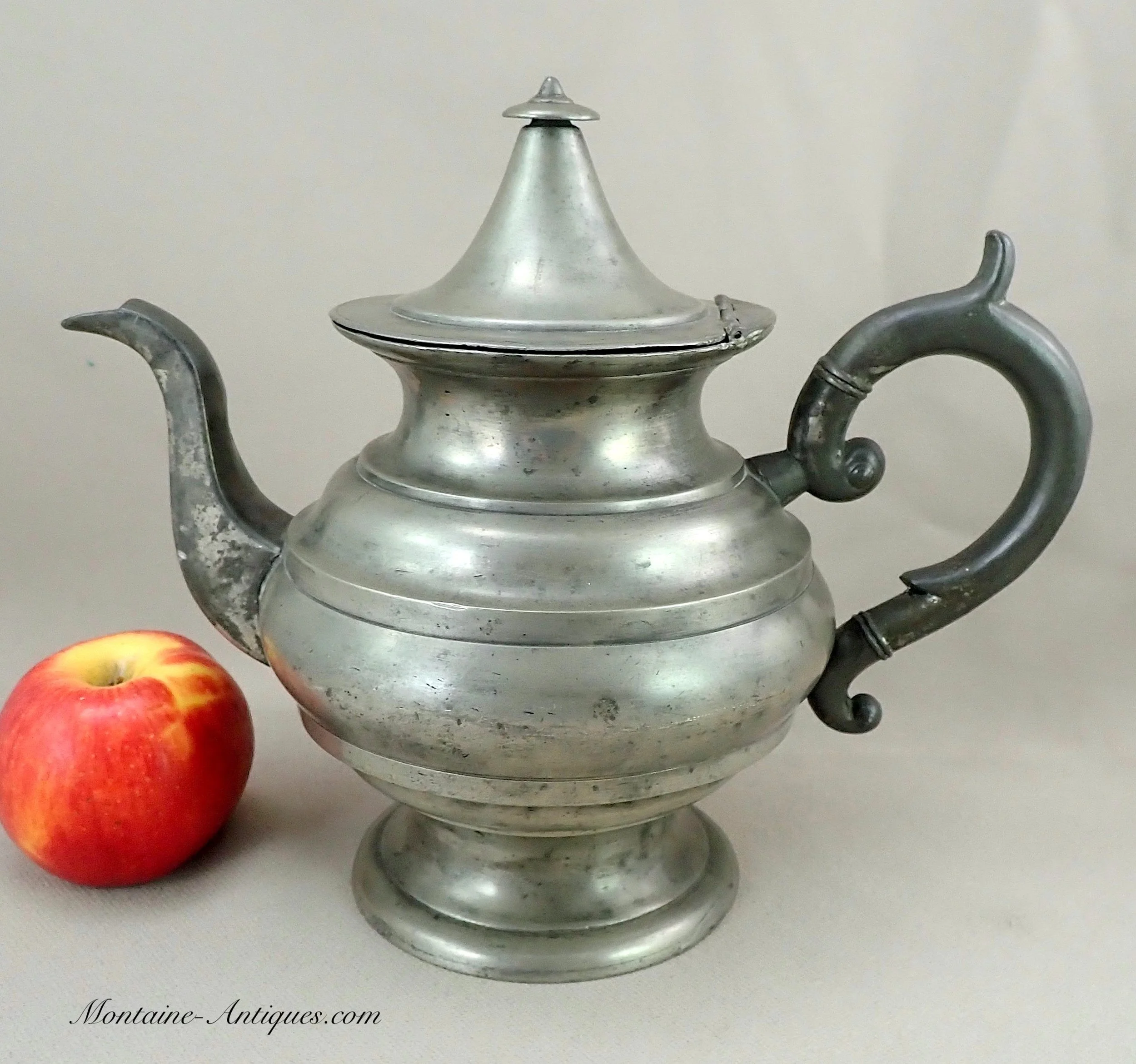 Antique American Pewter Teapot c. early 19th cent — MontaineAntiques