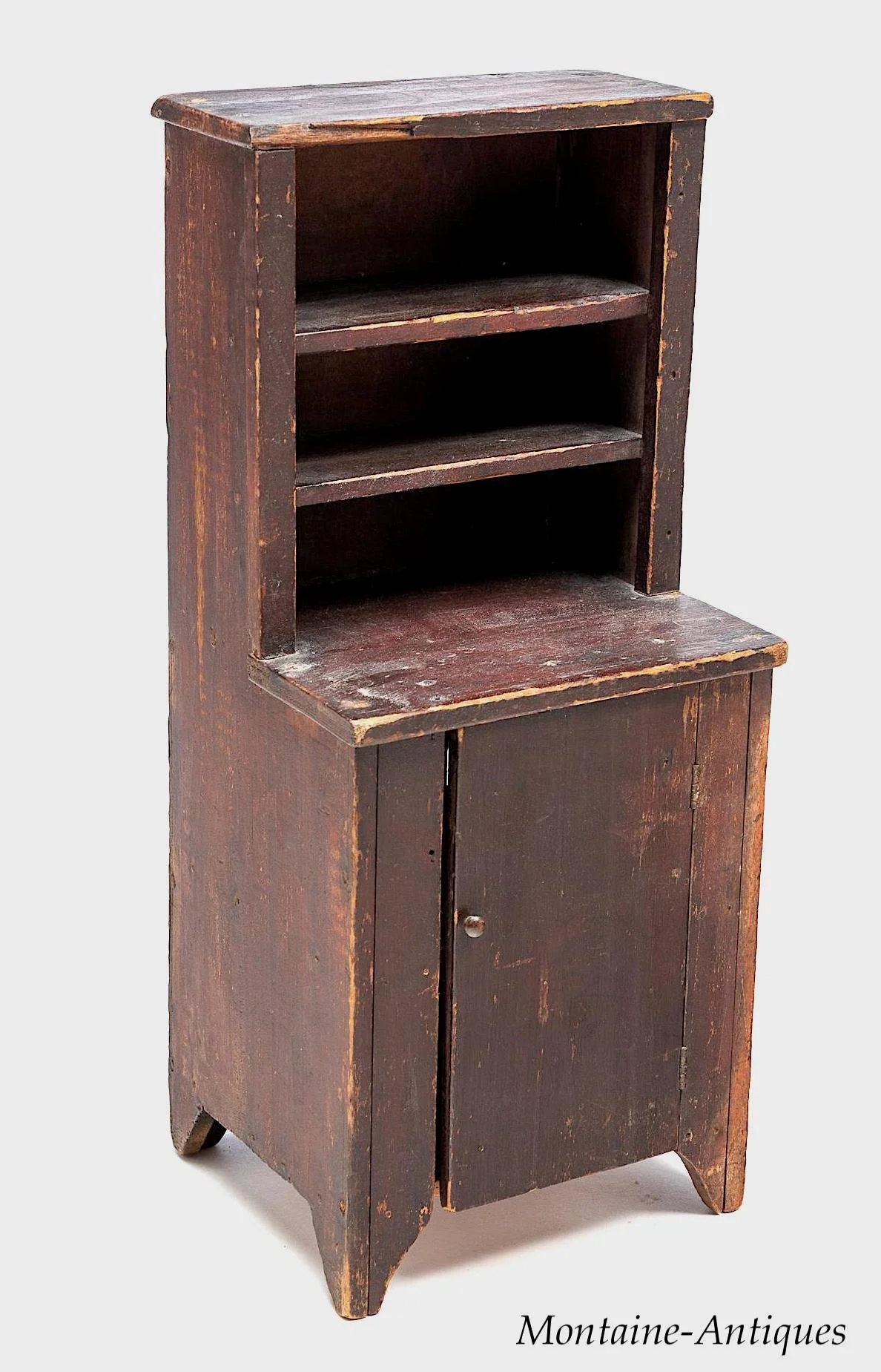 mini cupboard.JPG