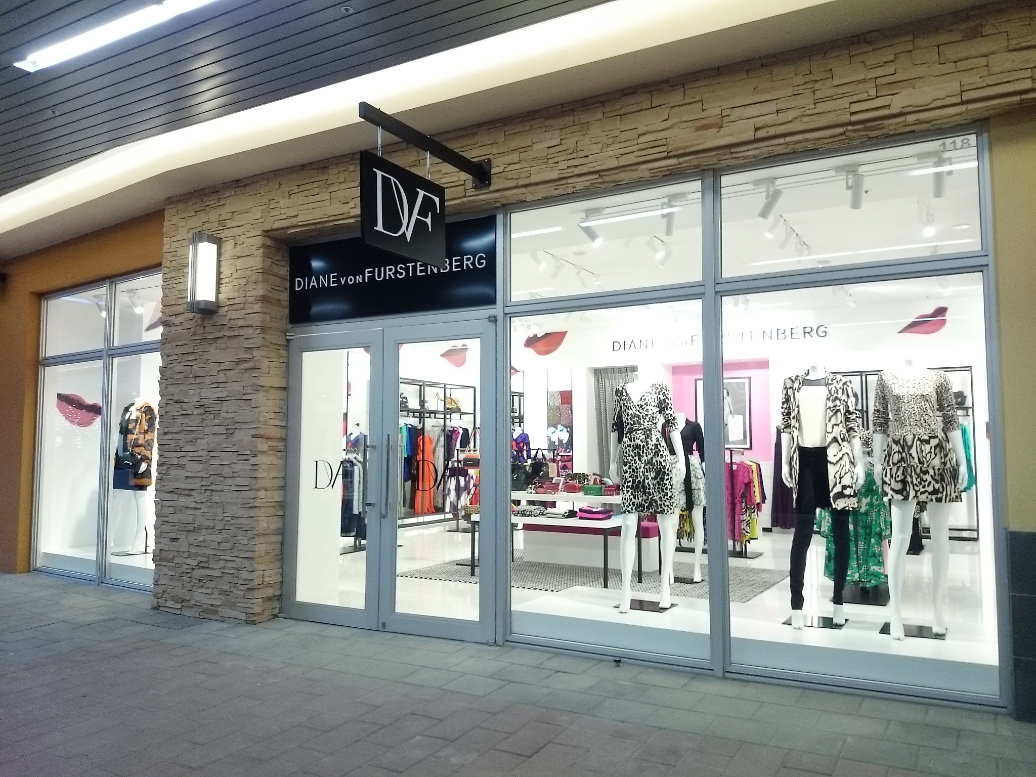 Gloria Outlets