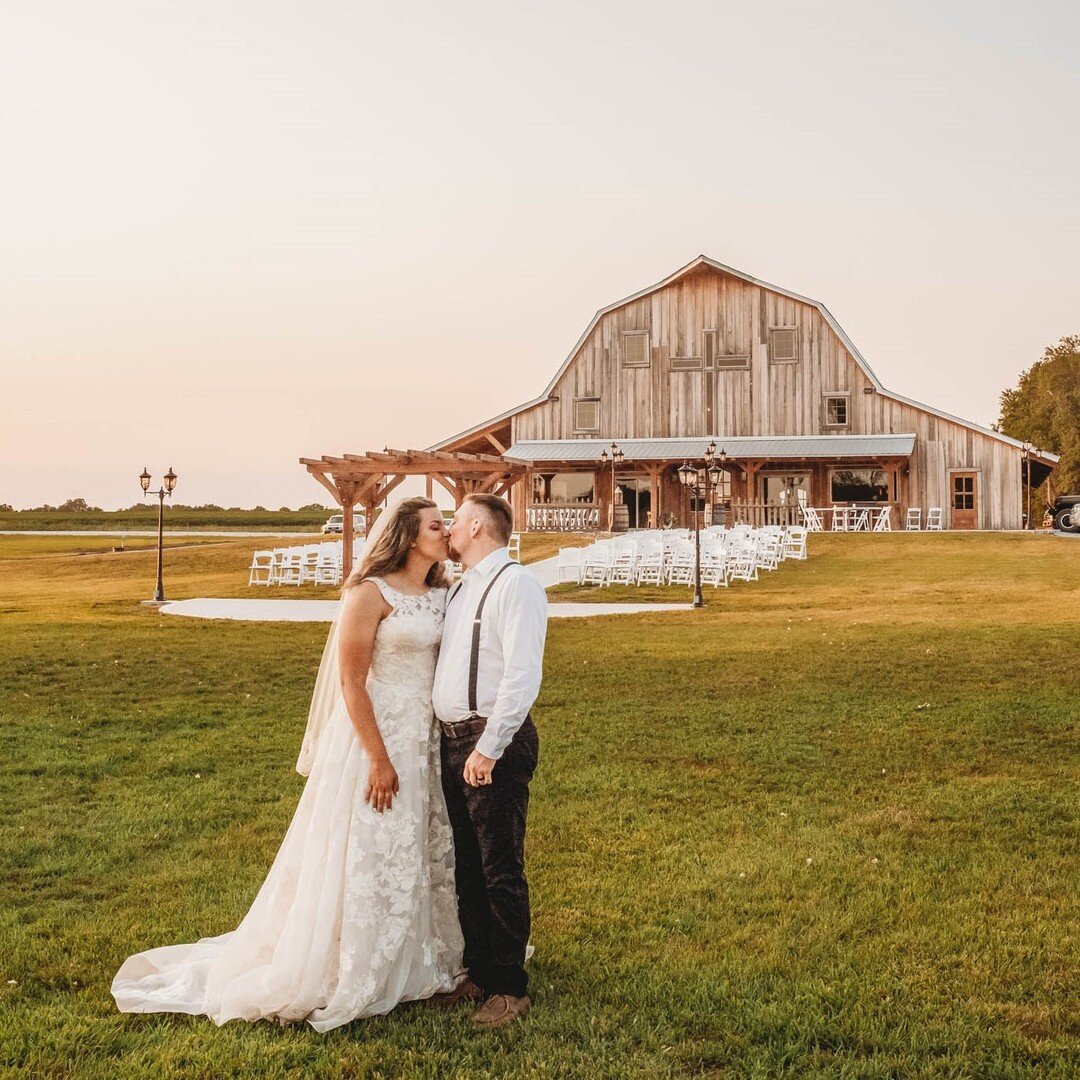 Getting married soon? Mention you saw this post for special weekend hourly or half day rates for dates yet this fall! (picture by Treolo Photograhy)

Because the Lakeview Barn on Appleton City Lake is new this year, we have the following weekend date