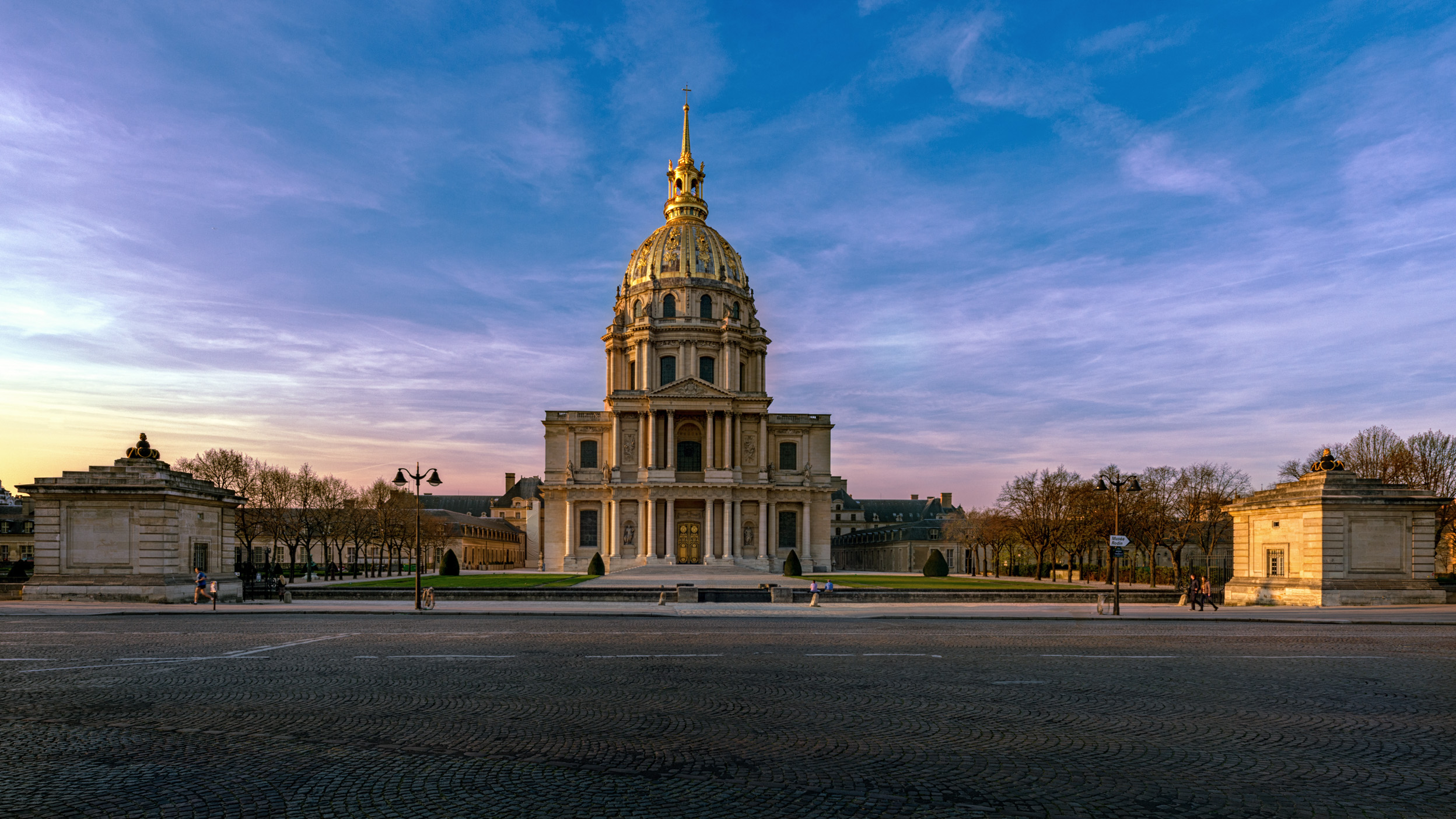 paris_-3_eglise_du_dome_des_invalides.jpg