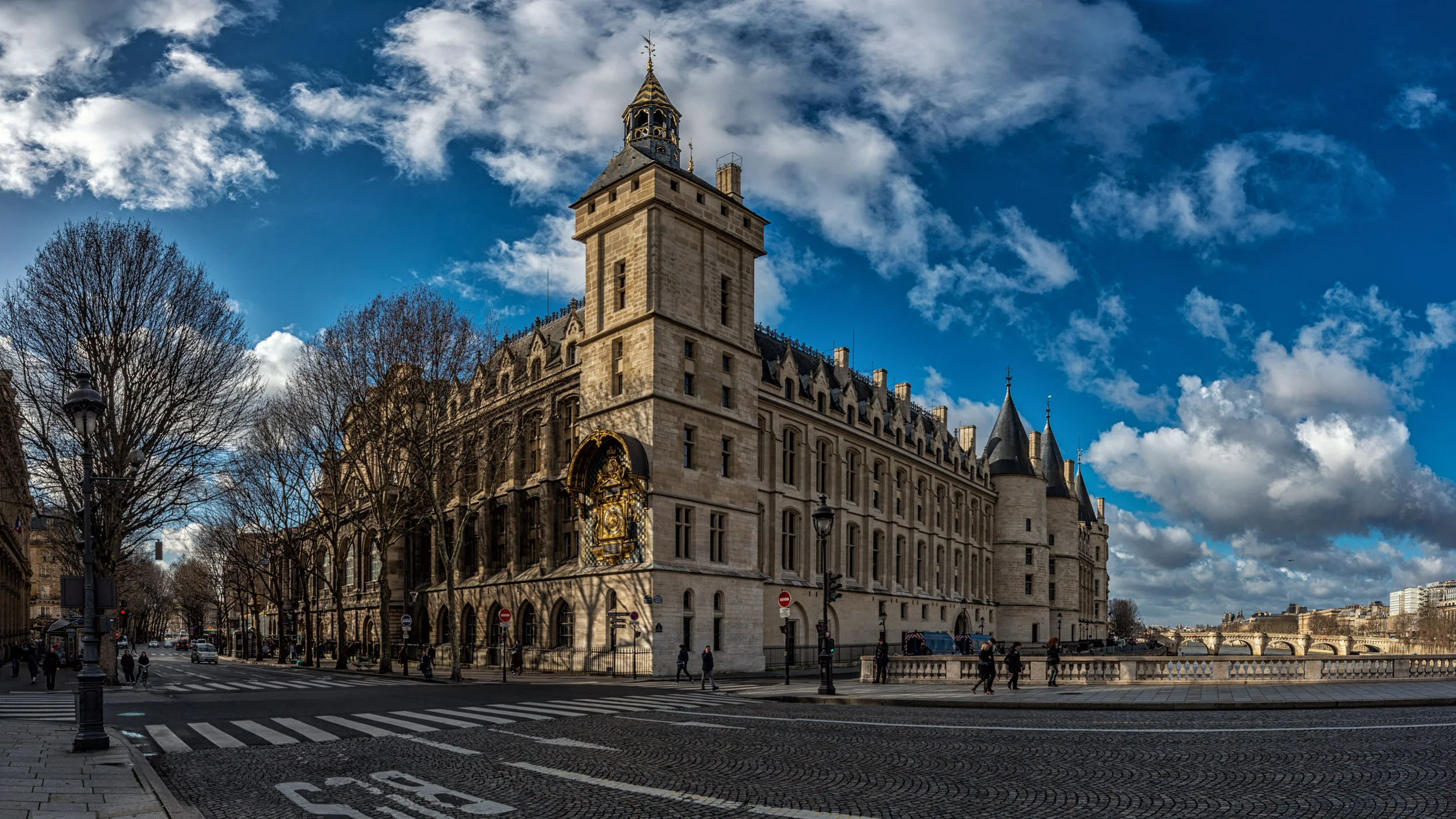 paris_-16_palais_de_justice_conciergerie.jpg