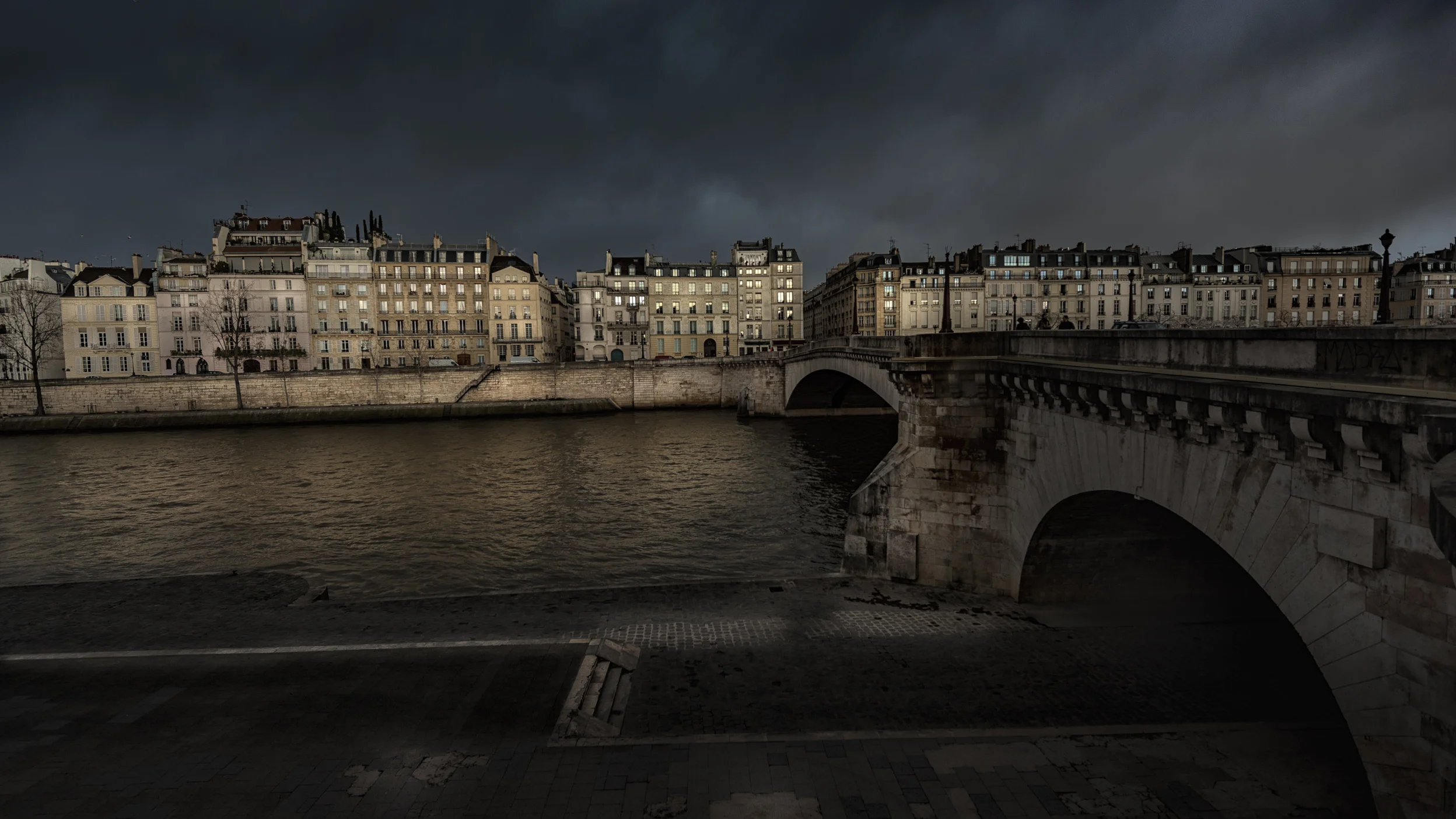paris_-17_ile_saint_louis.jpg