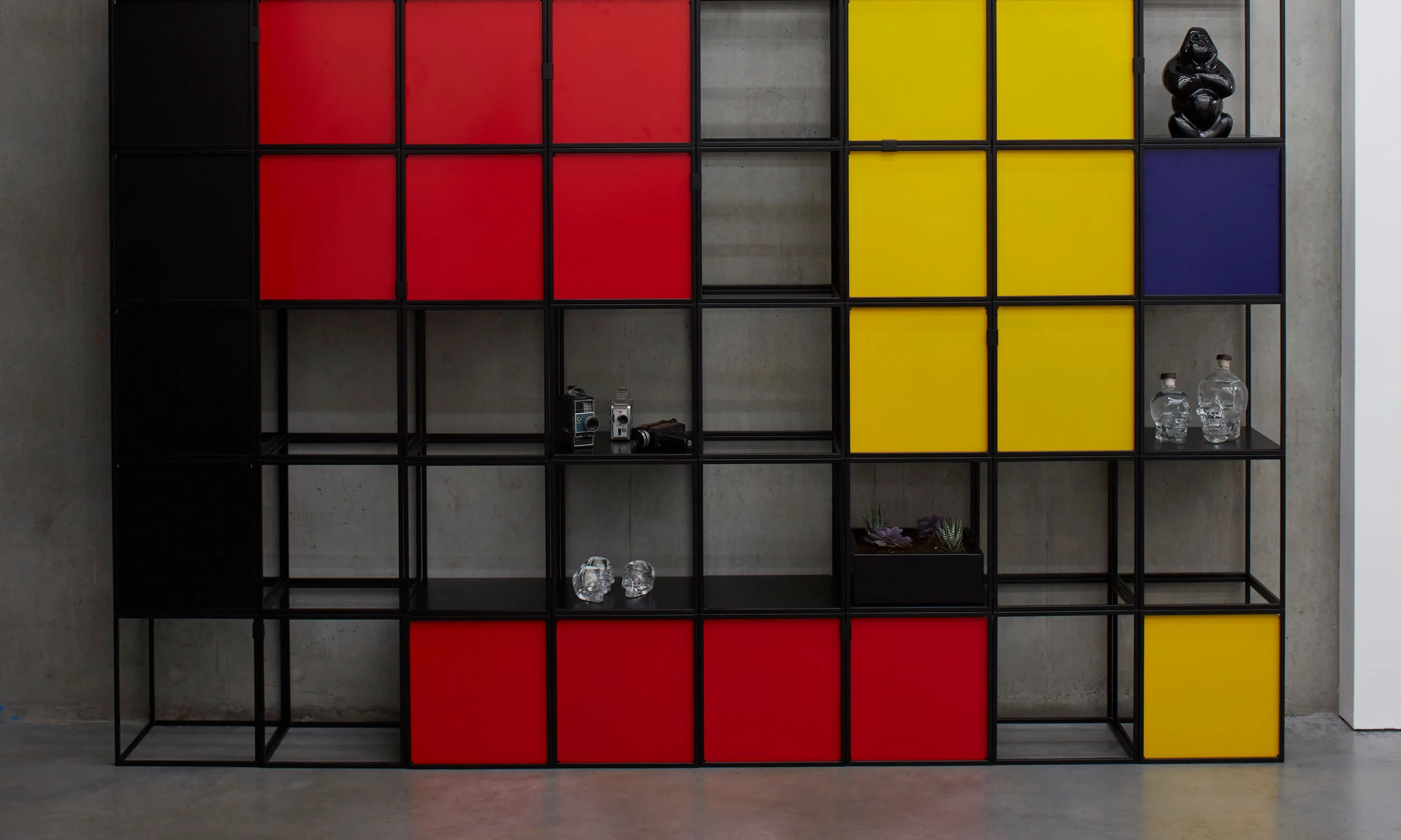 Cage_Shelf_Red_Yellow_Blue.jpg
