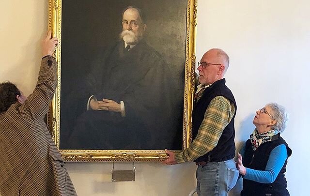 Our Iwo Jima moment. Or...Ellen, Jeff, and me hoisting a big, and very heavy old portrait back onto its hanger. Either way, it does look better on the newly painted wall... .
.
.
larrygrobartist.com #theartofplace #contemporaryart #swissamericanartis