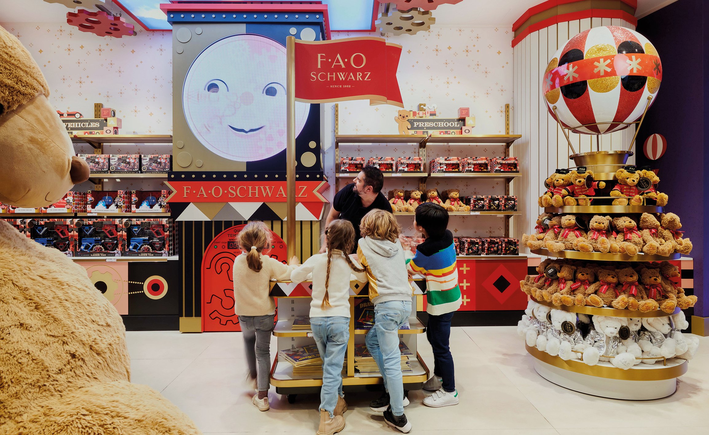 FAO Schwarz on X: 👋 Our friends in Italy! You can now experience the  magic of FAO Schwarz online! Visit  for more.  #FAOSchwarz #Milan #Italy #Toys #Gifts #Gifting  / X