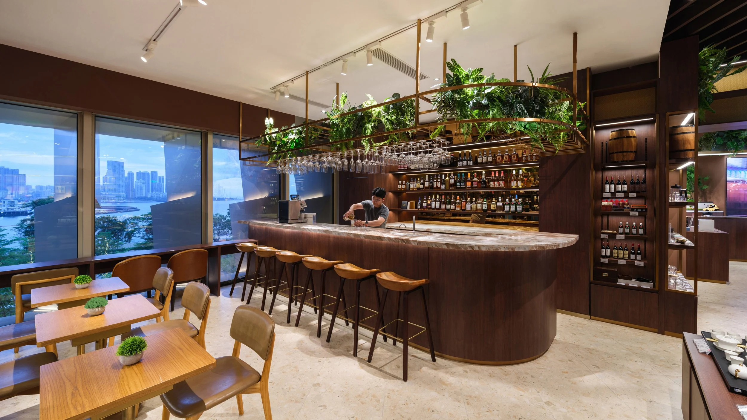 Bar 16 9.jpg