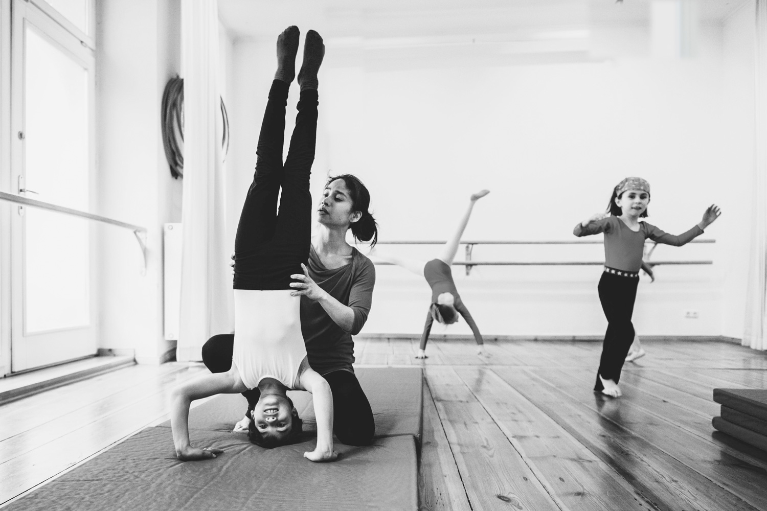 THE CENTER School of Performing Arts in English — Akrobatik Turnen