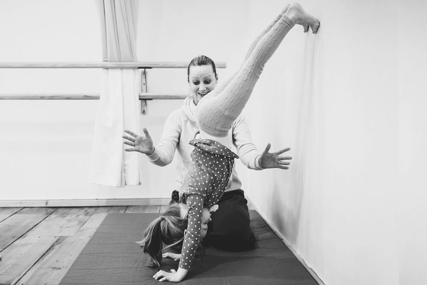 THE CENTER School of Performing Arts in English — Akrobatik Turnen