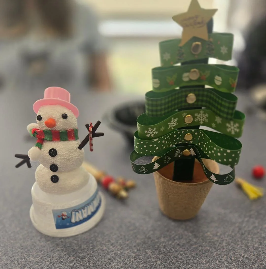 Harmony Heights wrapped up 2025 with a holiday celebration full of warmth, creativity, and cheer! ❄️✨

Our students spent the afternoon enjoying holiday movies with hot cocoa (and all the fixings!), crafting adorable snowmen and ribbon trees, decorat