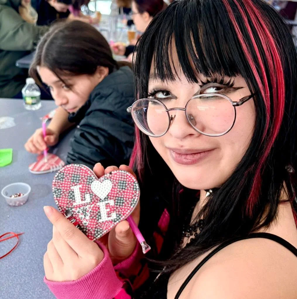 On the last afternoon before the break, Harmony Heights students enjoyed a variety of fun activities designed to celebrate the season and spend meaningful time together. From Valentine-themed arts and crafts to karaoke, movies, and snapping photos in