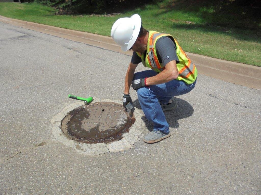 Cast Iron Manhole Cover, Round 12 x 12, Bolt-Down Lid