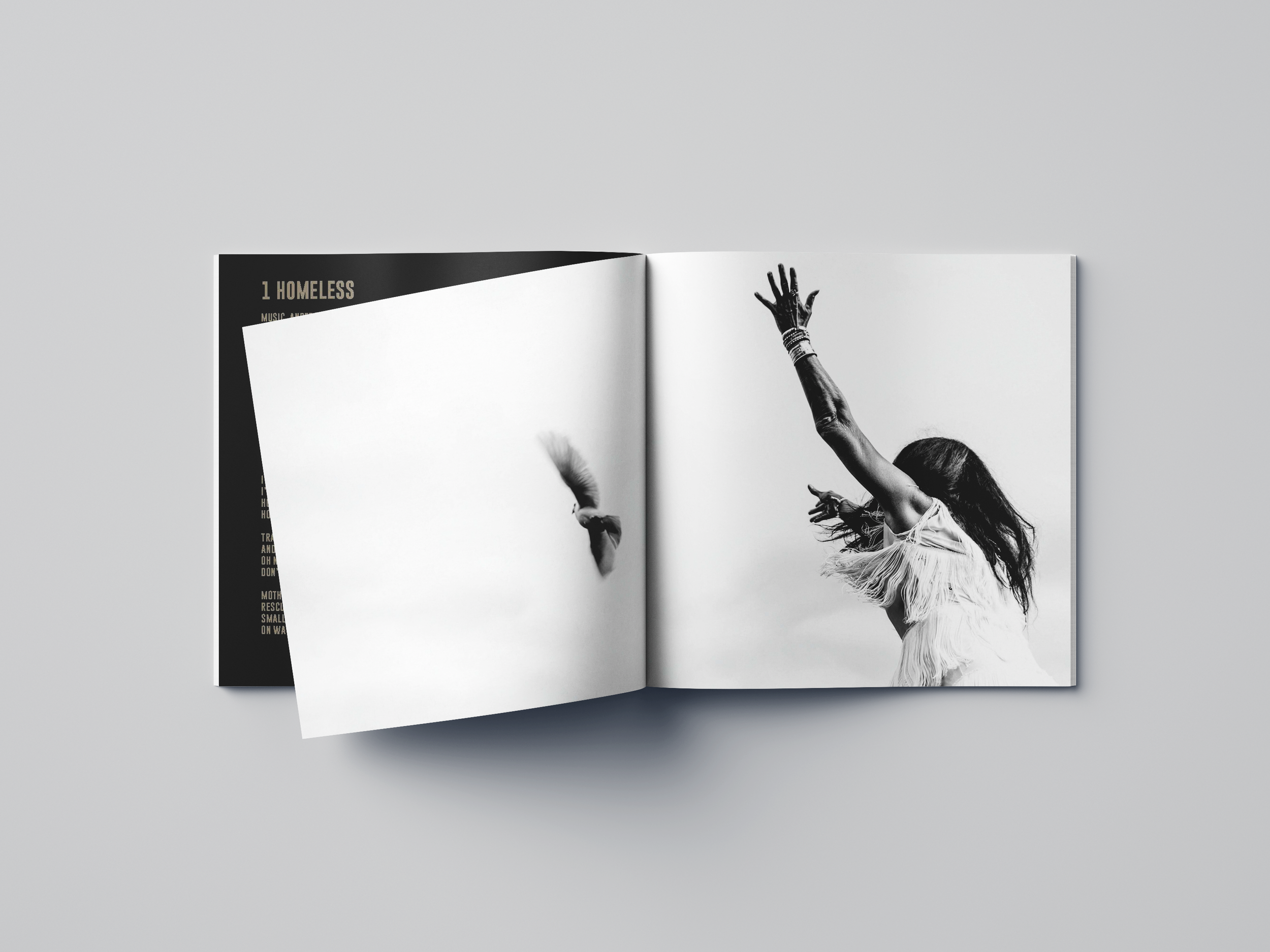 Free_Square_Brochure_Mockup_05.png