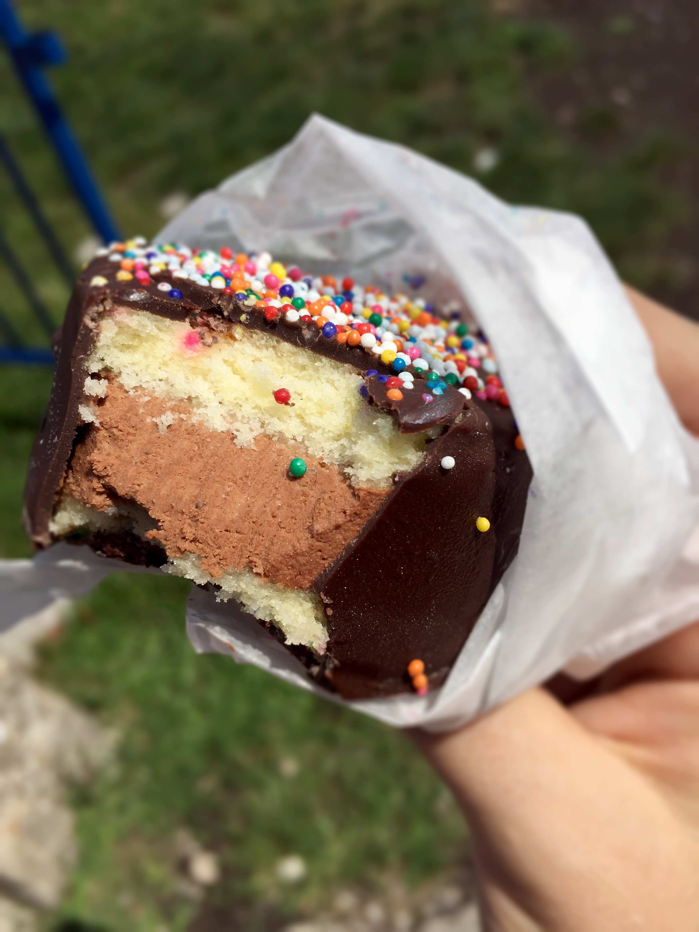 Photo Credit: Anna Bryant They are small so you can try on in every flavor all 17+ of them
