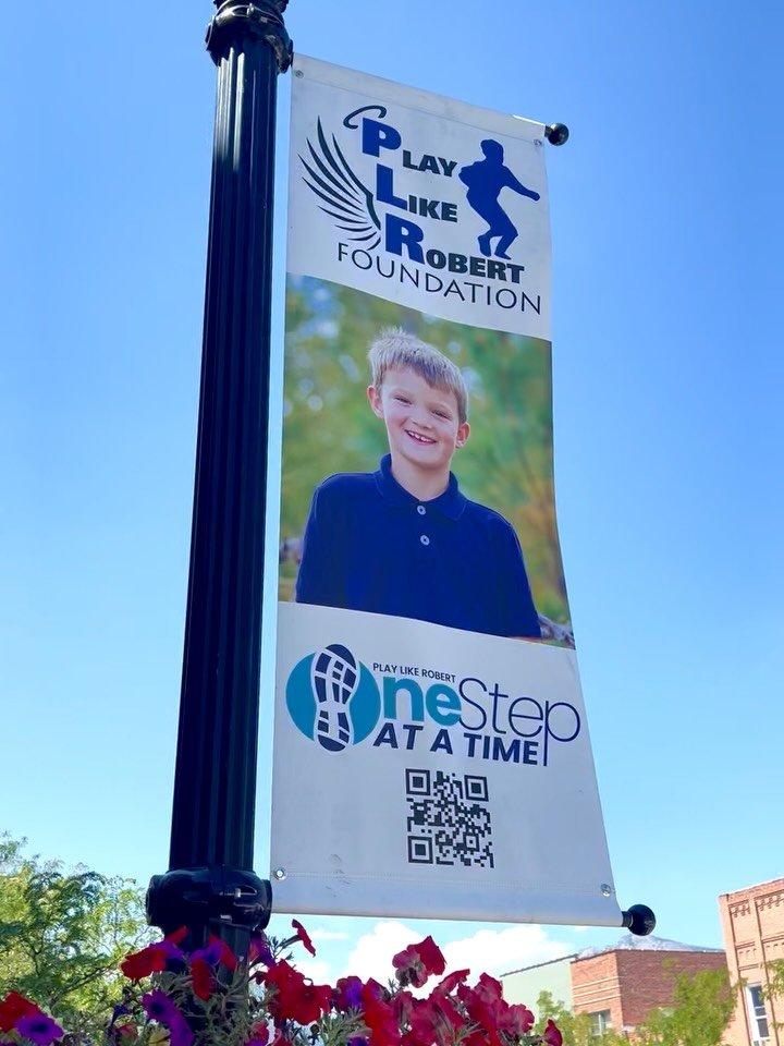 JULY BANNERS &mdash; PLAY LIKE ROBERT 💙🏃

Our July Downtown Banner Program proudly features @playlikerobert, an organization dedicated to inspiring kindness, encouraging healthy lifestyles, and bringing our community together in memory of Robert.

