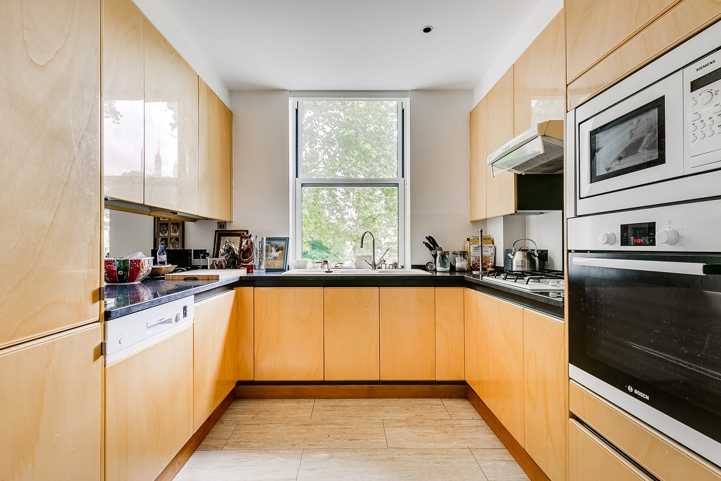 Britten Street Flat 2 27-29-7.jpg