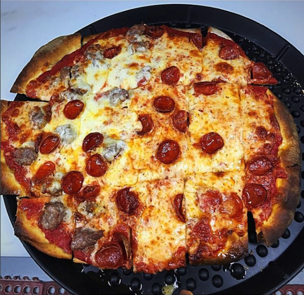 Louie's.png