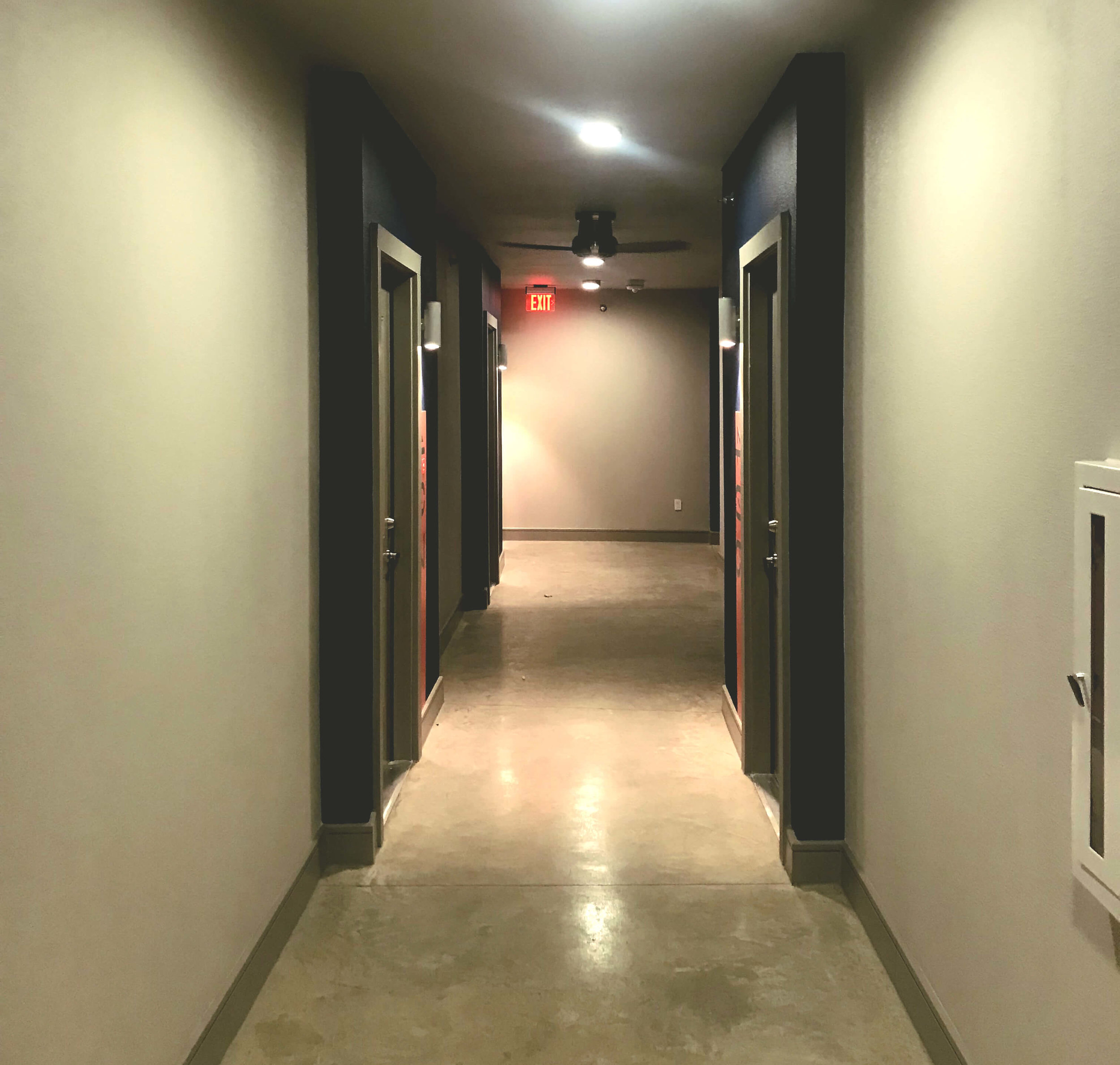 Room_Hallway.jpg