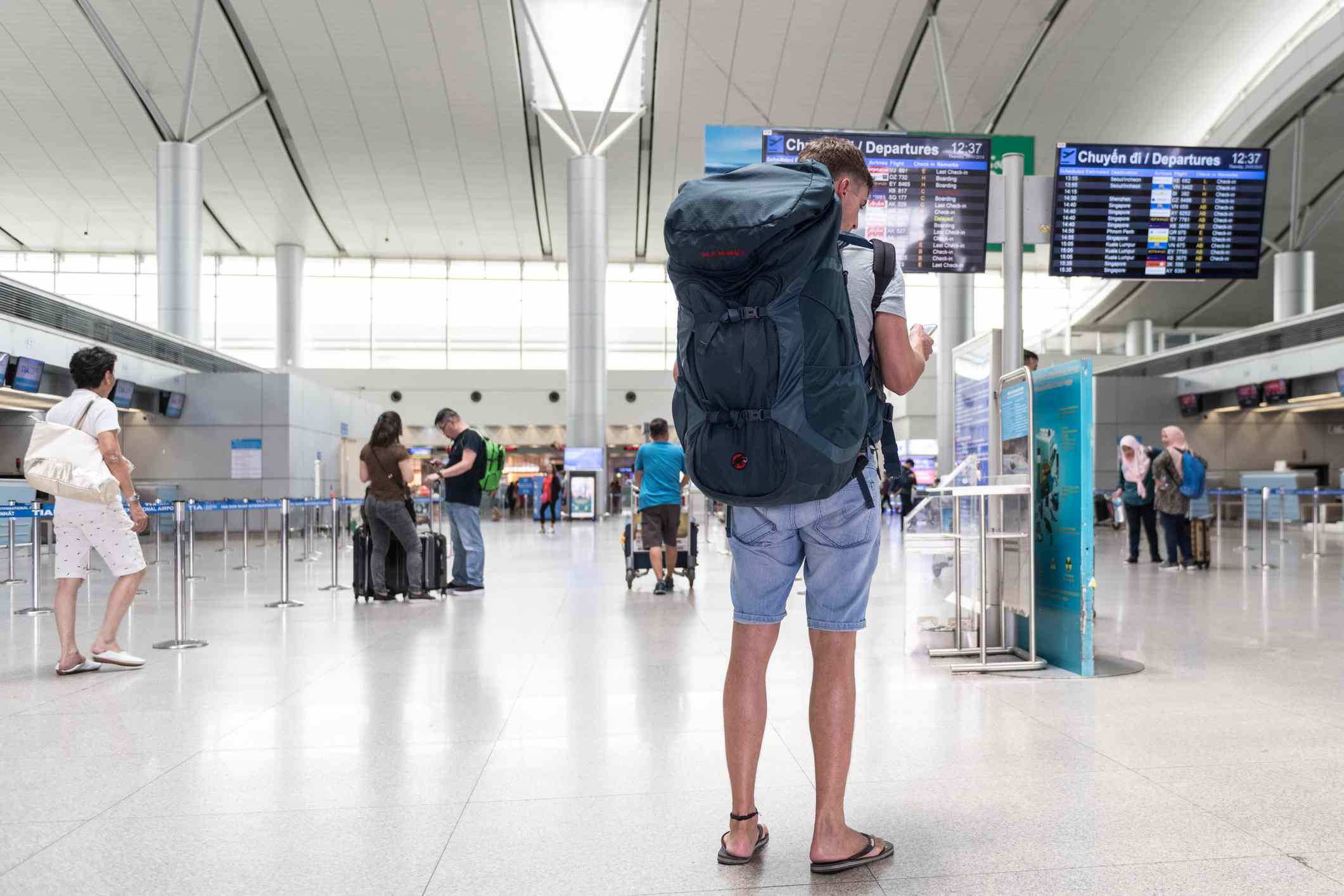 BackPacker_TripSavvy.jpg