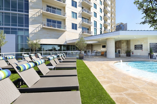 Amenity_Pool.jpg