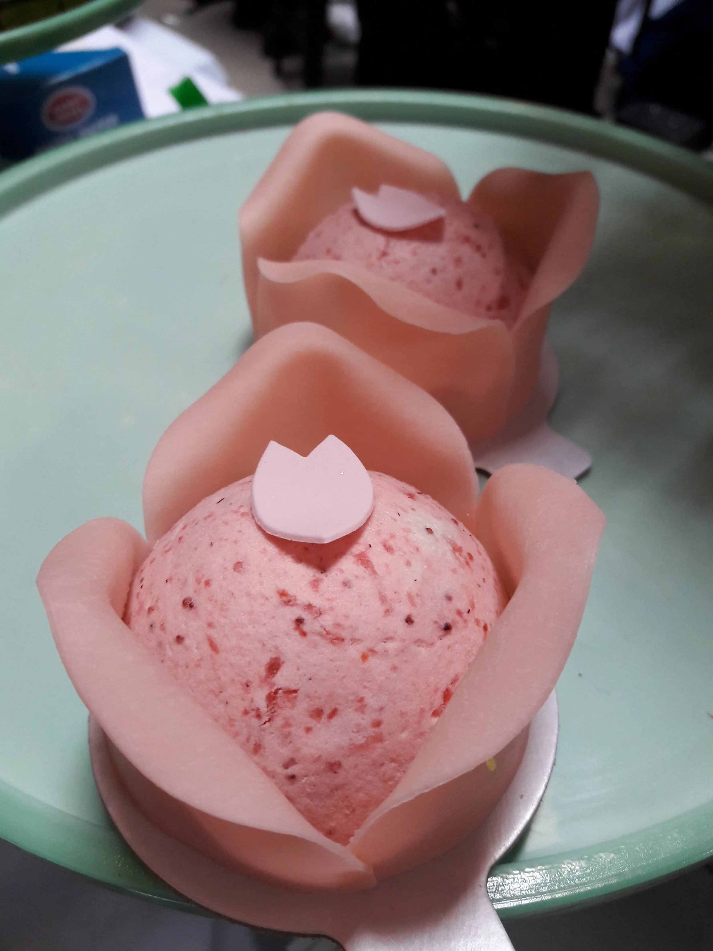 How pretty is that chiffon cake?