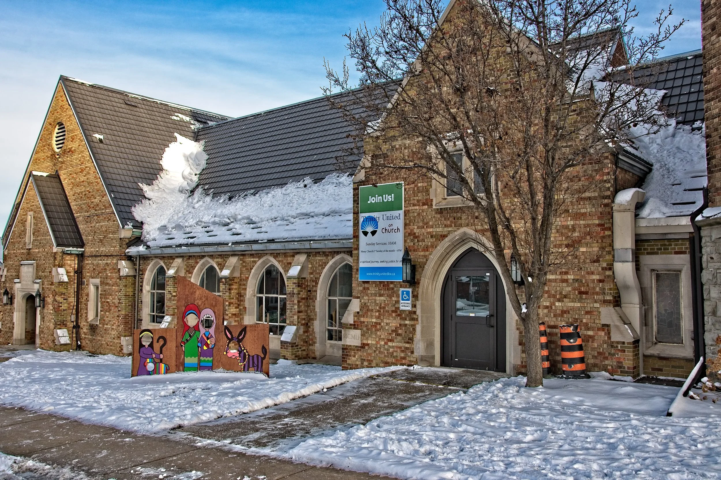 Trinity On Church with sign   _DSC4641.jpg