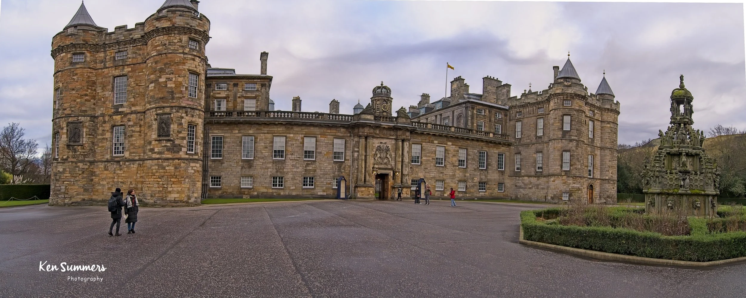 Holyrood Castle  007.jpg