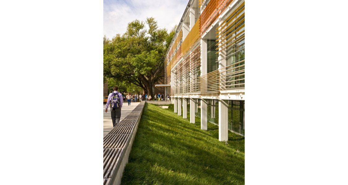 10.+lavin+bernick+center+tulane+university+architecture+educational+new+orleans.jpg