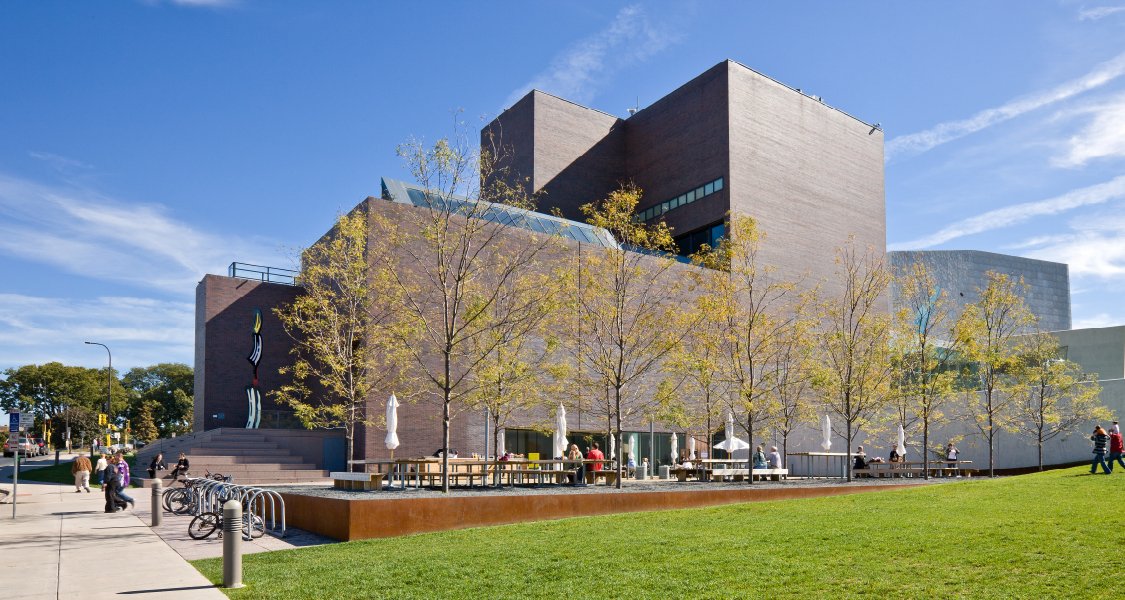 6.+walker+art+center+open+field+courtyard+landscape+public+space+minneapolis+minnesota.jpg