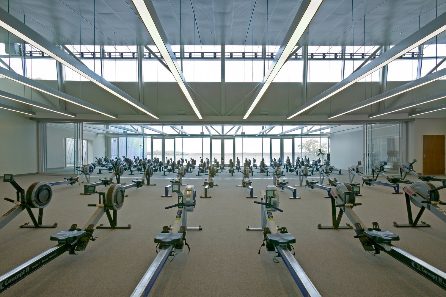 7.+porter+boathouse+madison+wisconsin+crewhouse+rowing+facility+badgers+lake+mendota+university+educational+vjaa.jpg