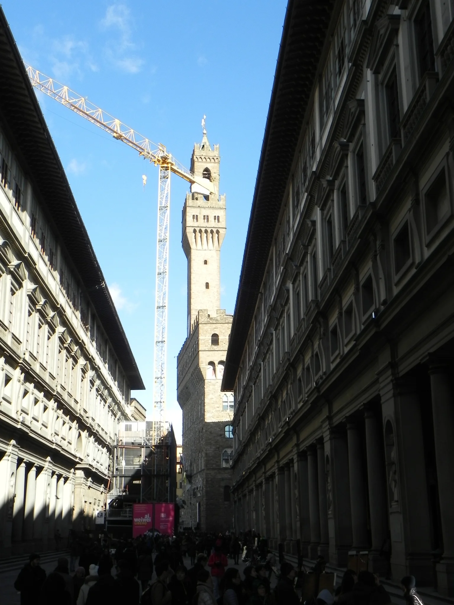  The two wings of the Uffizi from the end by the Arno 