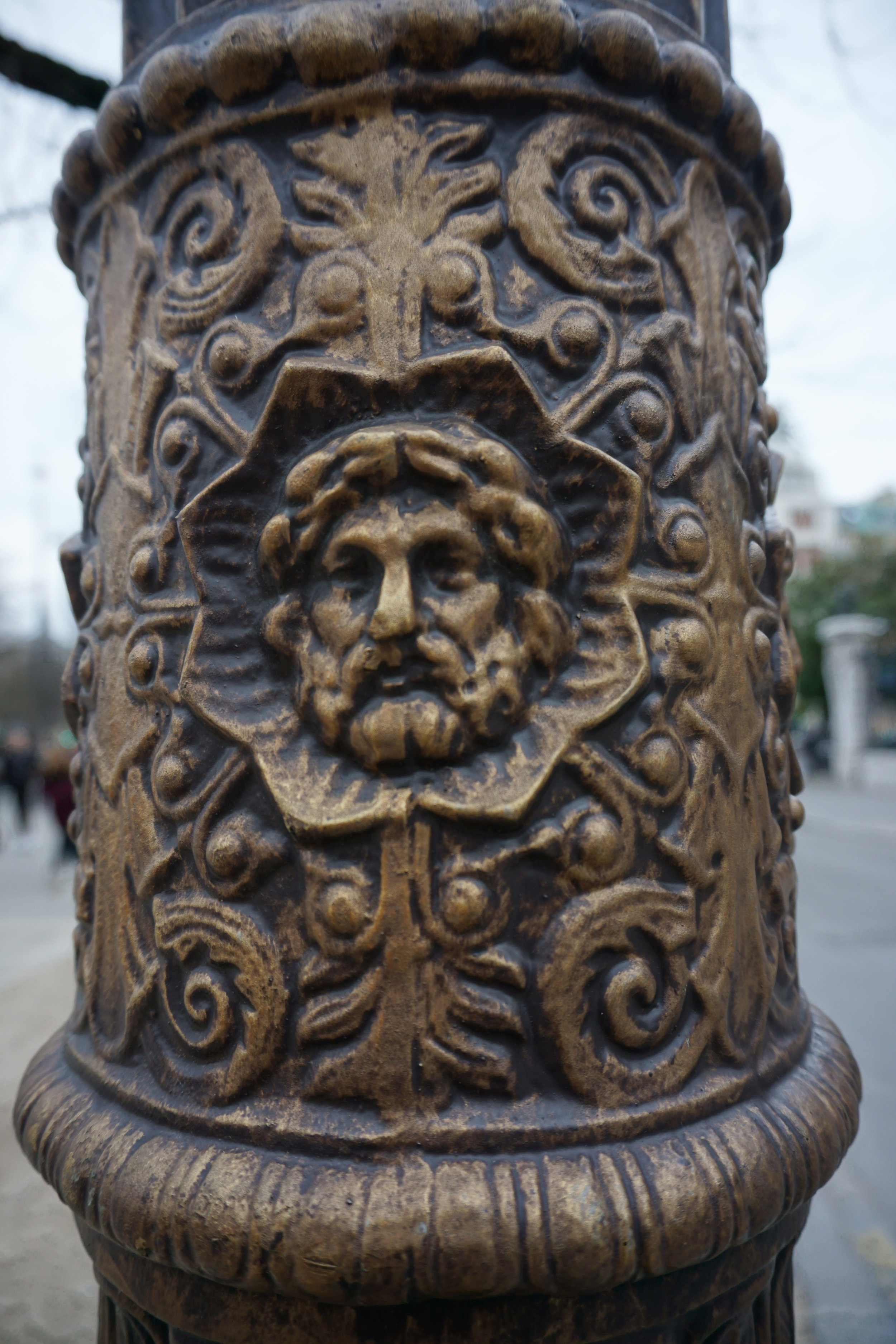 Even the lamp posts are works of art 