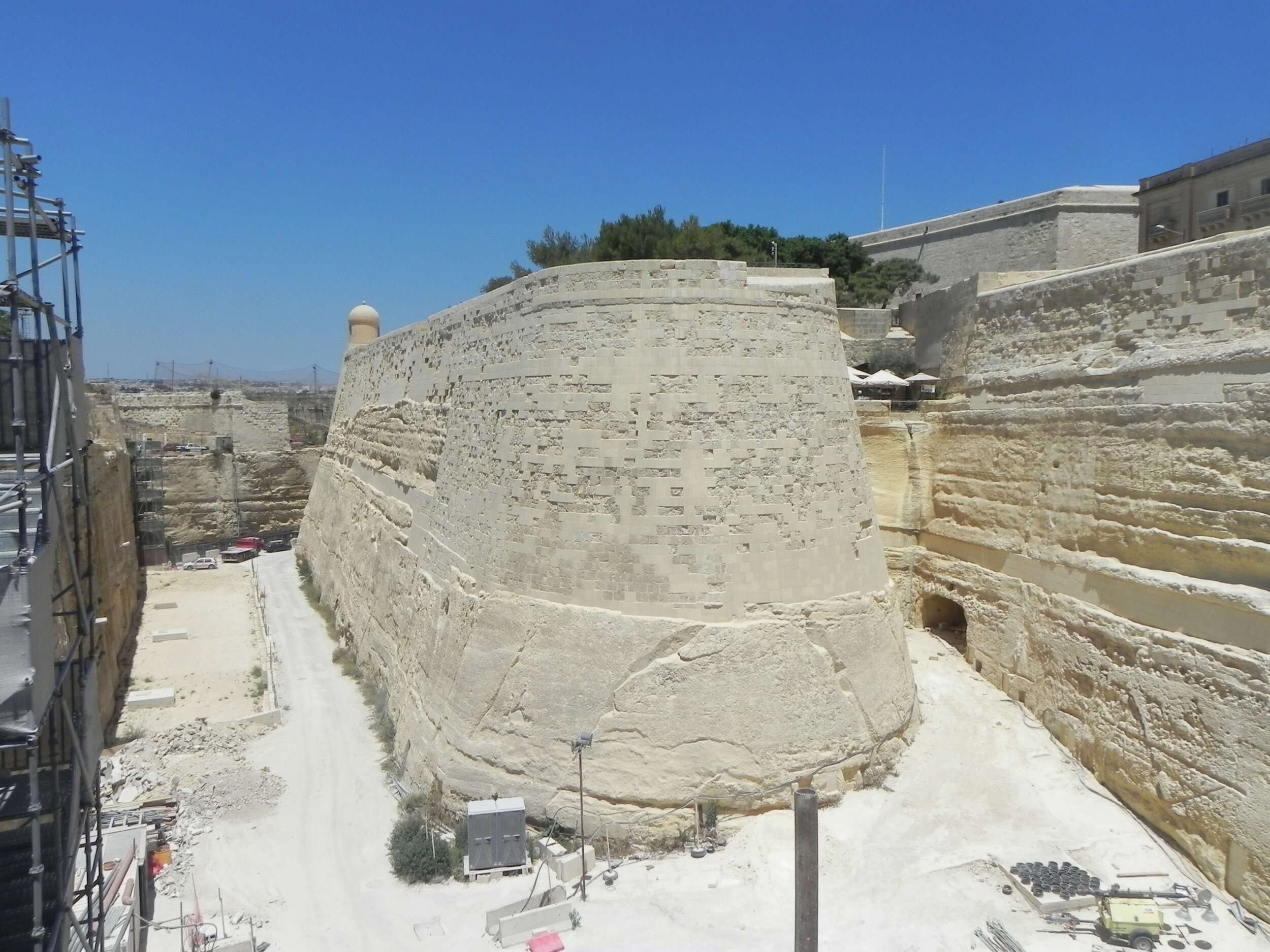  The moat around Valletta’s fortress. 