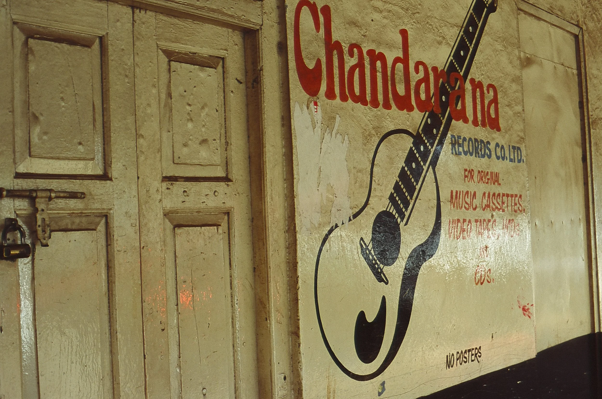 64210028.jpg