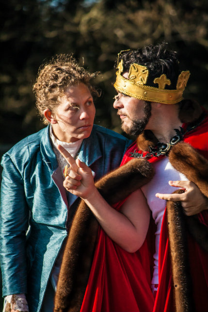 Ondine (Ava Roy) and the King (Nick Medina) immersed in a serious discussion about LOVE