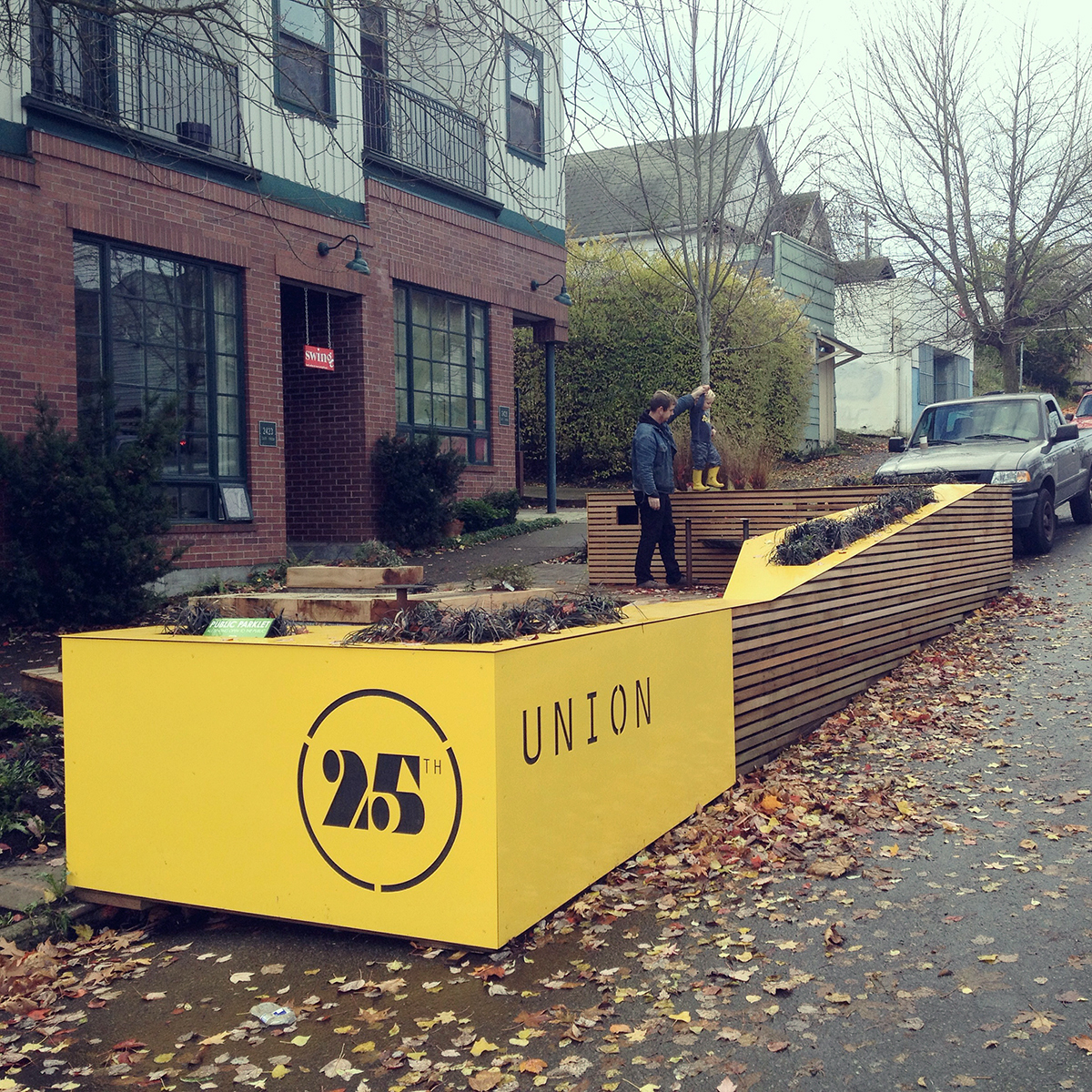 Bright colors and industrial materials merge with natural materials and plants to create a resilient and comfortable parklet. 