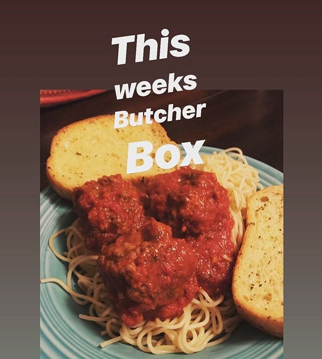 This weeks Butcher Box includes lots of meals for the week. Box includes -1 Dozen Eggs, 1 Organic Chicken, 1 Quart of Bolognese , 6 Meatballs, Pasta, Skirt Steak Fajita Kit with Bell Pepper, Onion, 1 Dozen Corn Tortillas, 1lb Smoked Brisket, 2lb Grou