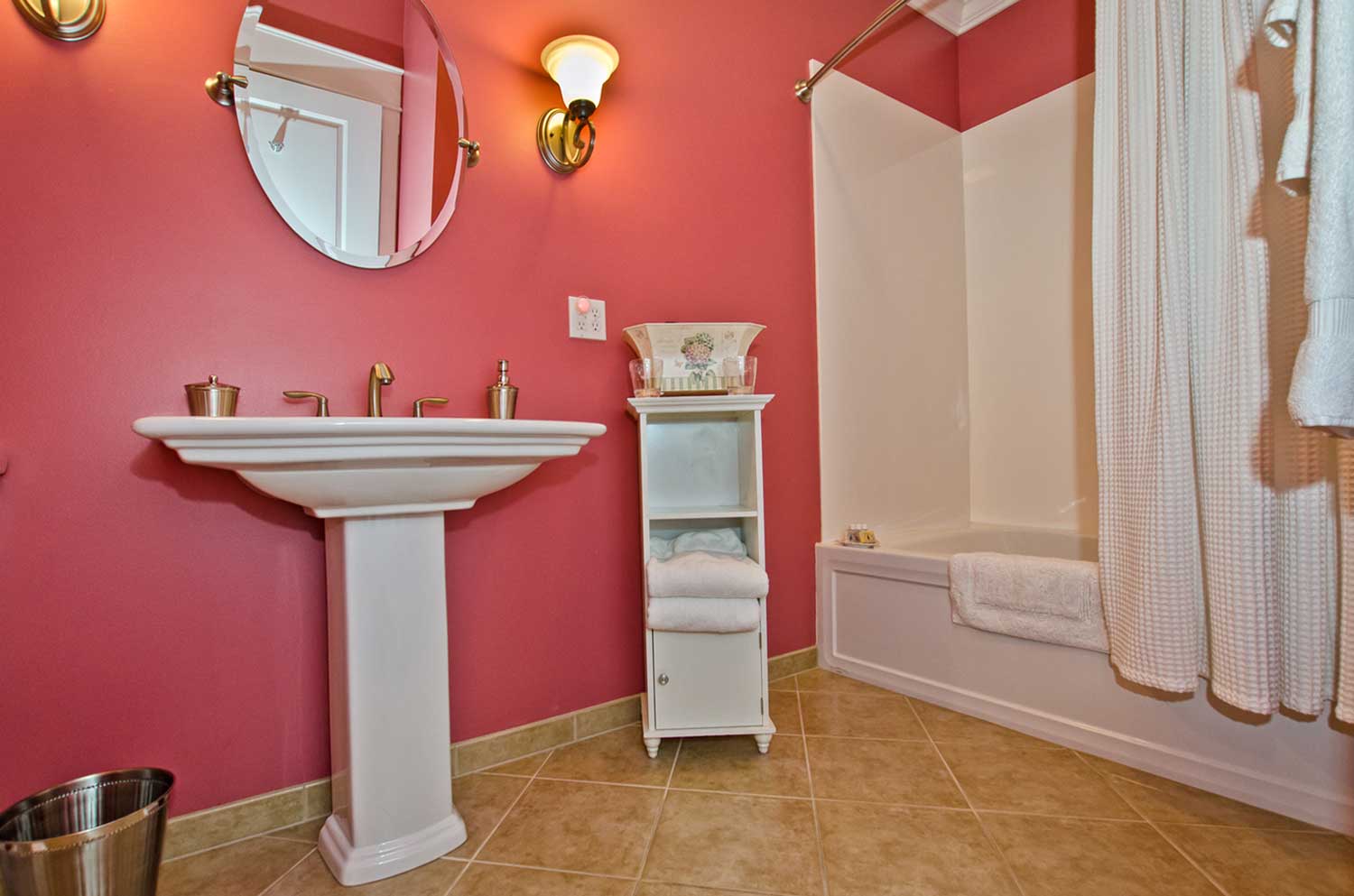 Natchez-Bathroom1.jpg