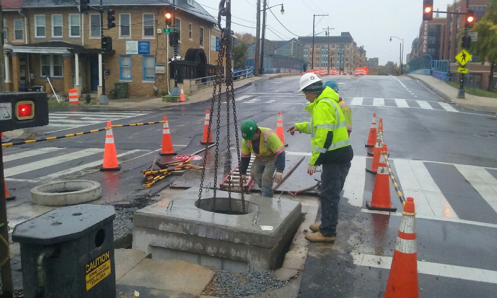 Manhole installation at 9th & Monroe