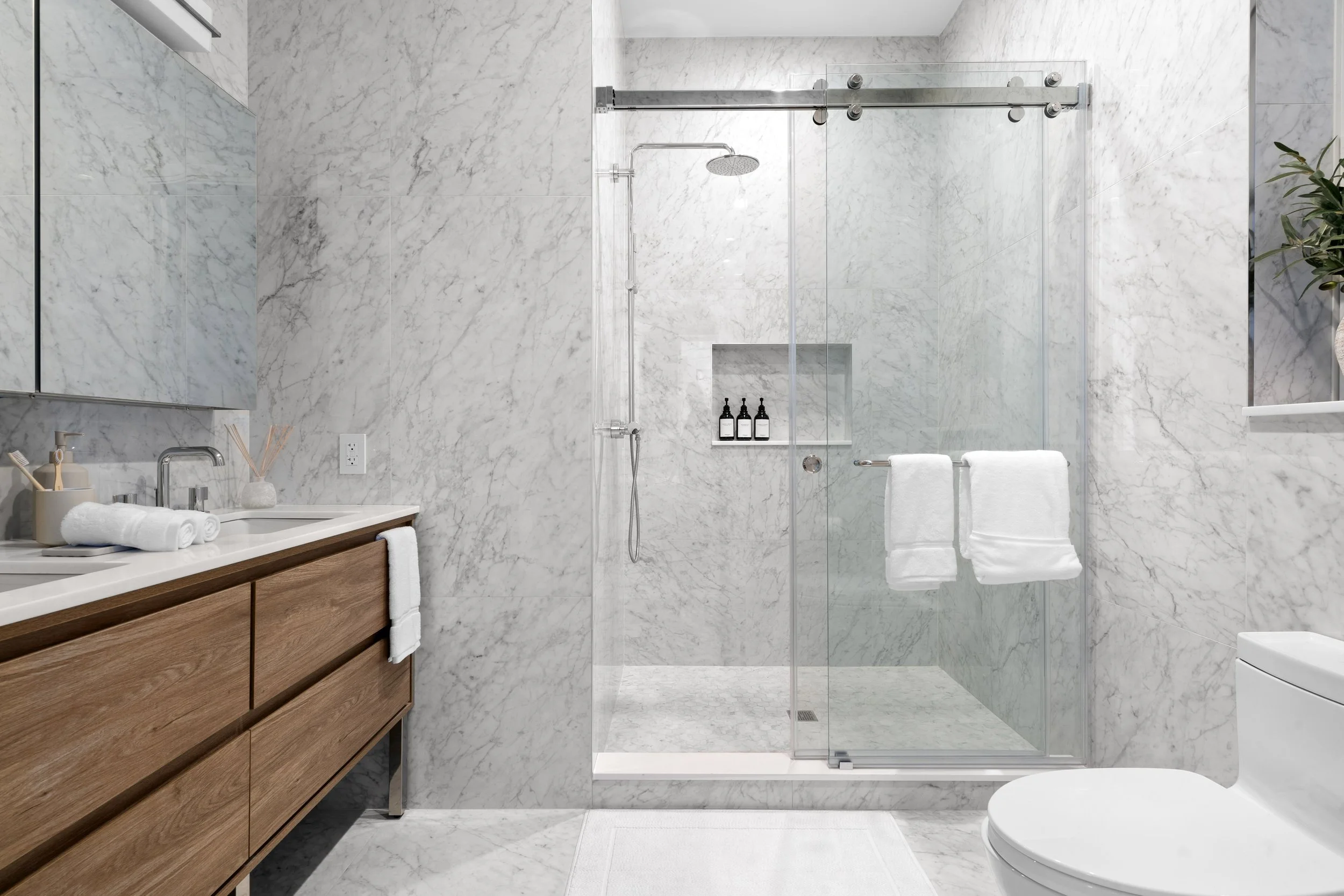 10_Bathroom 2.jpg