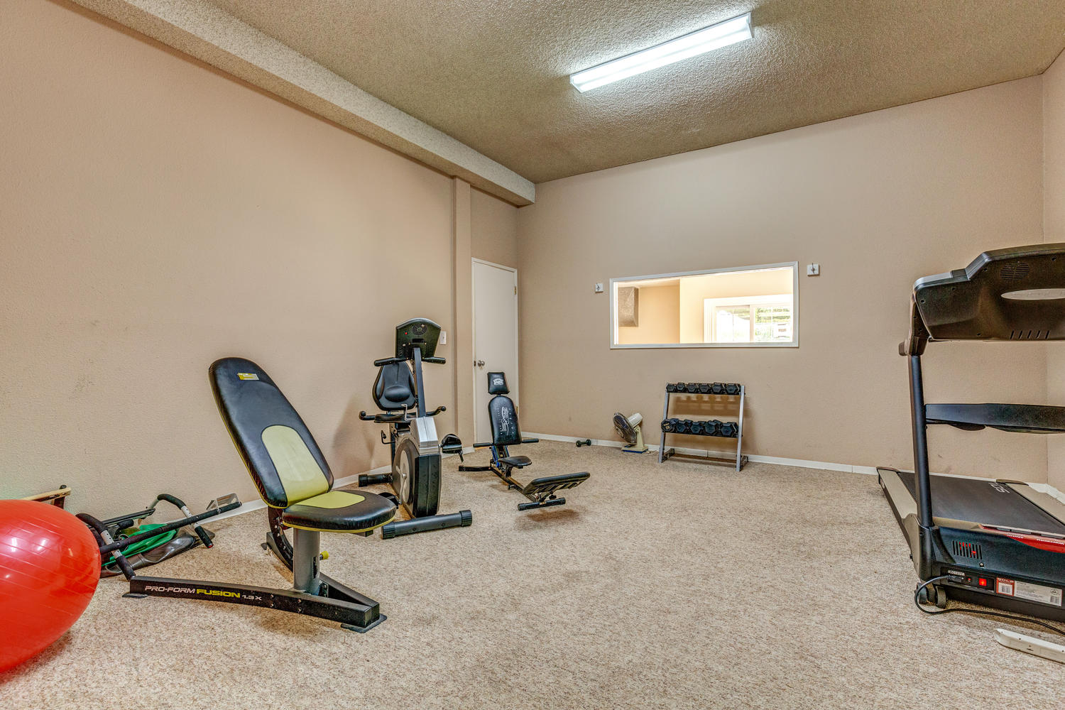 5139 Balboa Blvd Unit 16-large-026-9-ThoTif0007Upload24-1500x1000-72dpi.jpg
