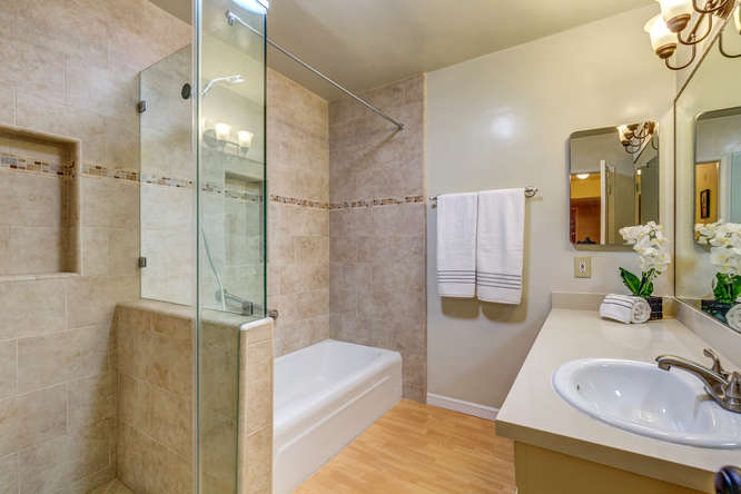 5950 Buckingham Pkwy Culver-small-015-22-ThoTif0008Upload09-666x444-72dpi.jpg