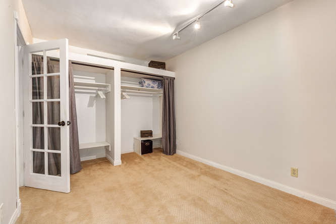 5950 Buckingham Pkwy Culver-small-017-18-ThoTif0008Upload11-666x444-72dpi.jpg